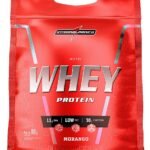 Integralmedica - Hipercalórico - NutriWhey Protein Morango- Pouch 900g - Fonte de Proteínas e Carboidratos - Suplemento Alimentar, Ganho Muscular e Recuperação Pós-Treino - Super Mass Gainer